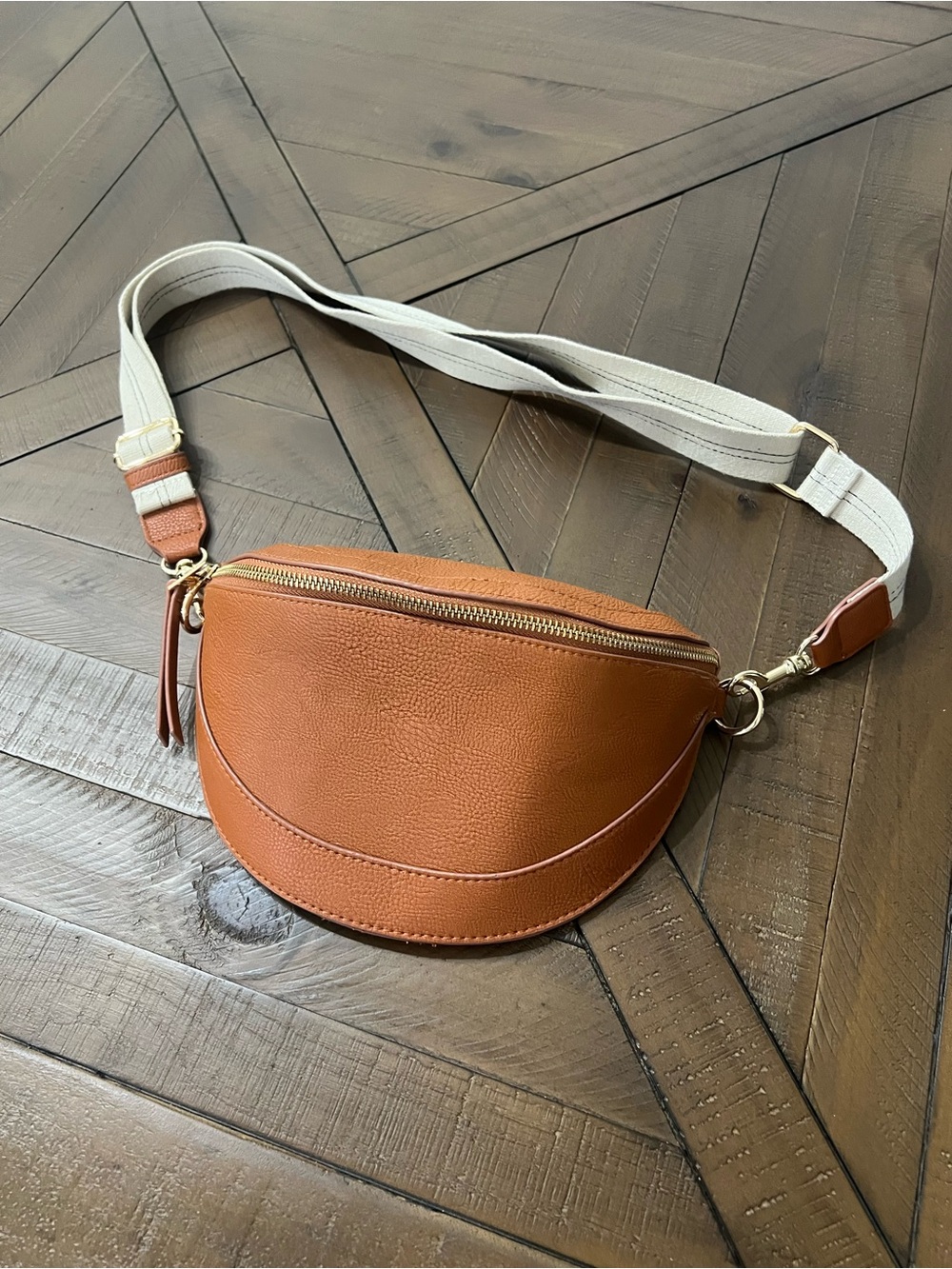 Universal Thread Crossbody Bag